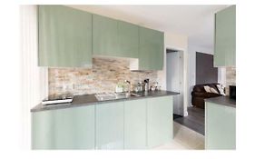 Treetops Flat3 Hall Green B28